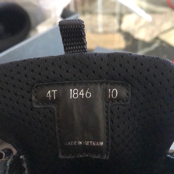 Prada - Picture 4 of 7